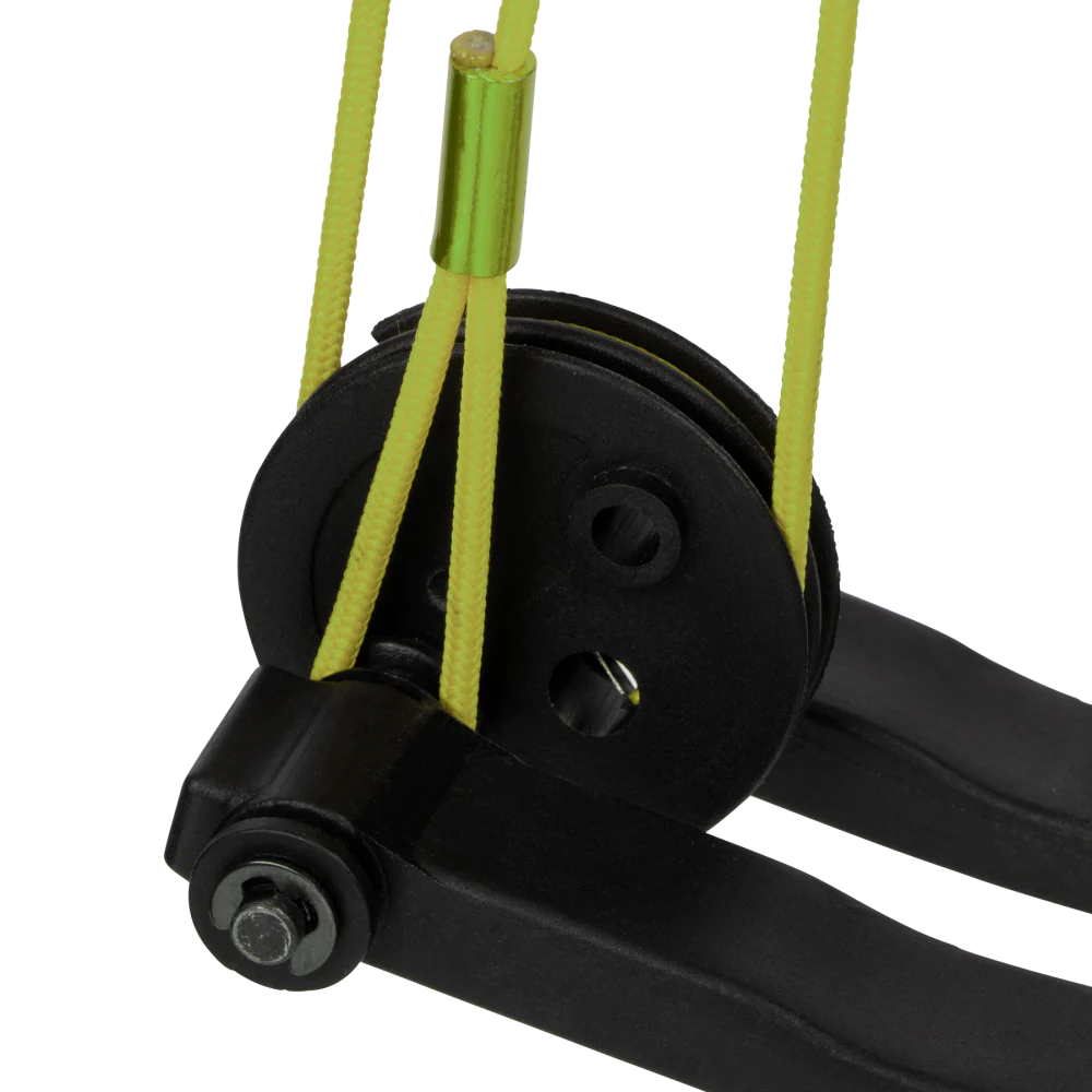 Bear Brave Youth Bow Cam and String Close-up