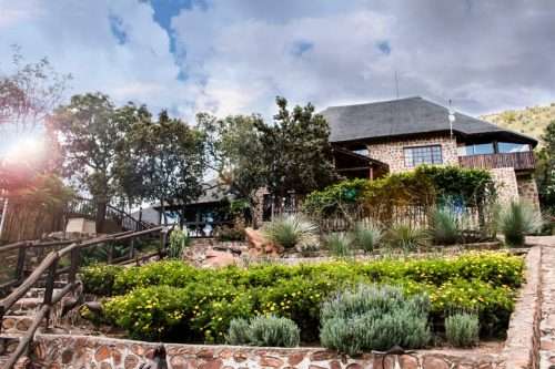 Rocky Ridge Game Farm Lodge 500x333