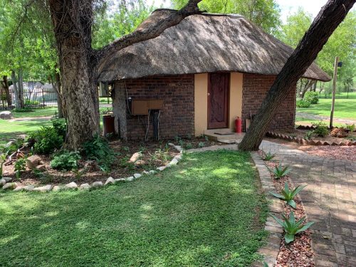 African Footprint Safaris Bowhunting Directory00002 500x375